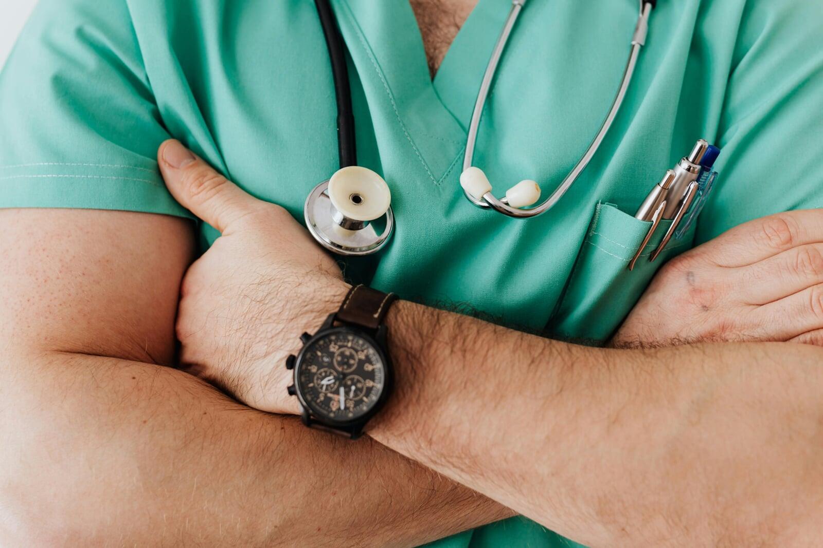 Karnataka Considers Extending Retirement Age for Government Doctors
